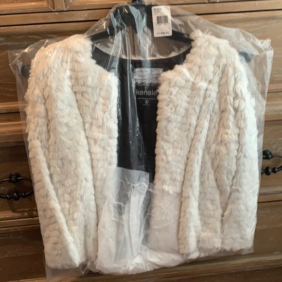 Kensie Jackets & Blazers - Kenzie white fuzzy jacket size L
